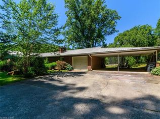22 Clara Valley Rd, Brevard, NC 28712