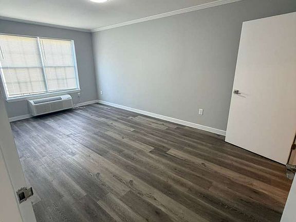 4th image of 47 12th Ave APT 405