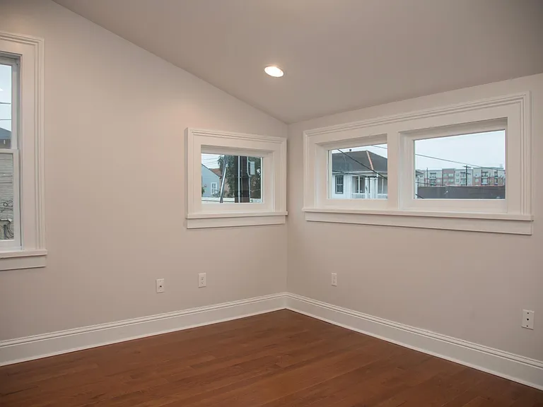 403 S Lopez St — Photo 11
