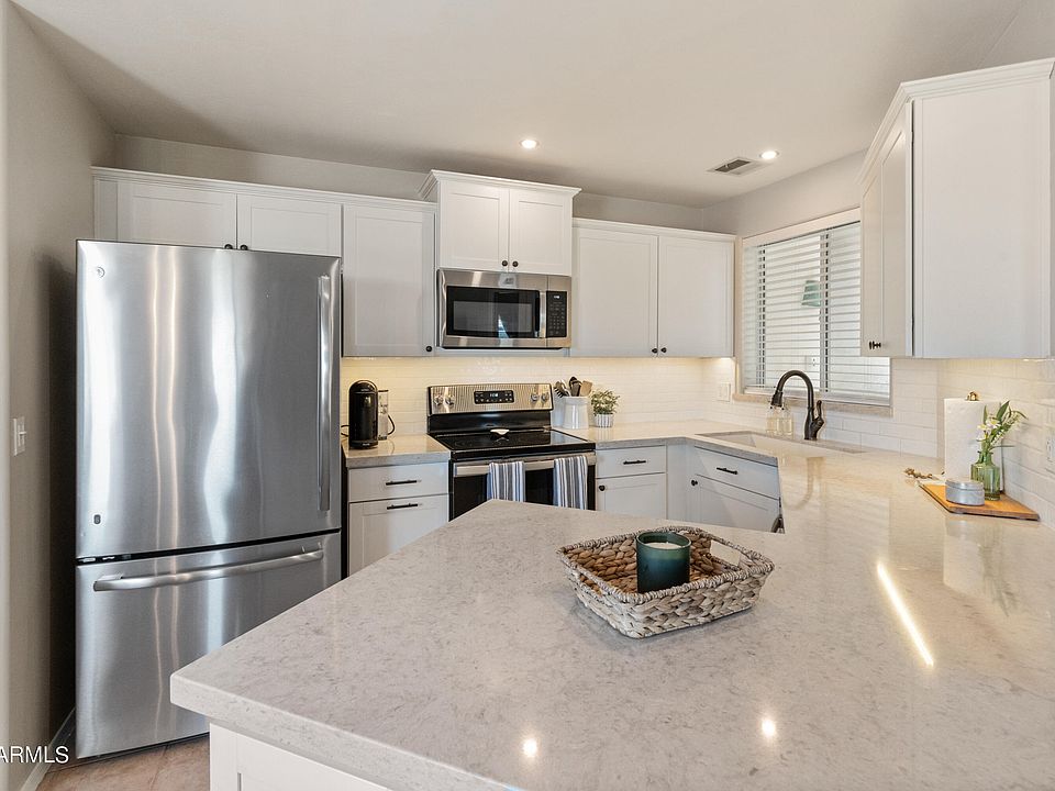 1st image of 10401 N 52nd St Unit 122