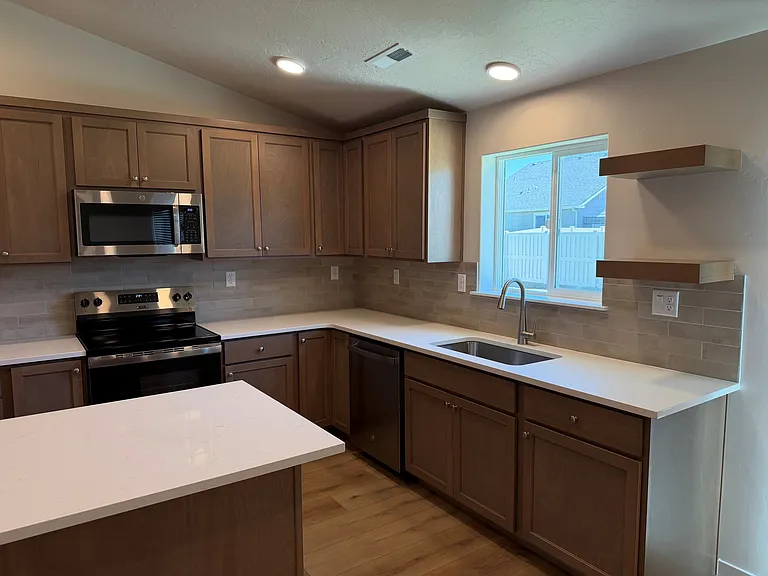 11135 Bluefield Dr — Photo 3