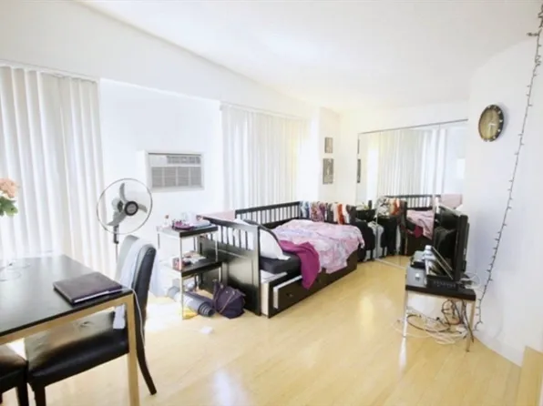 12 Stoneholm St APT 321, Boston, MA 02115