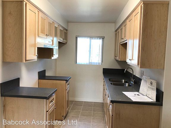 3rd image of 4948 W 118th St APT H
