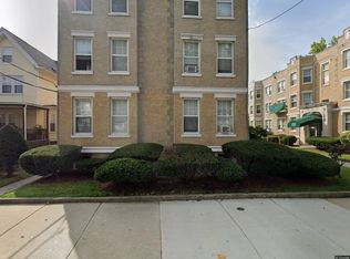 44 Maple St APT 4, Hyde Park, MA 02136