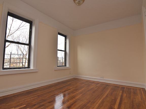 5th image of 20 Laurel Hill Ter #6/A