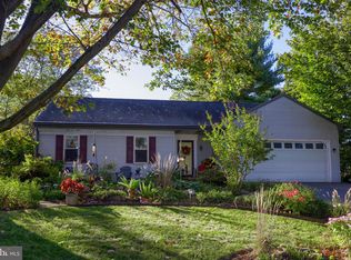 1829 Amity Dr, Lancaster, PA 17601