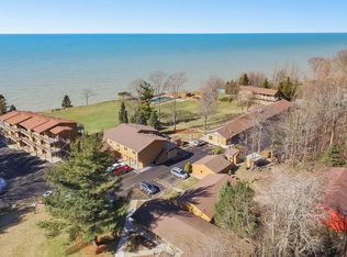 76648 11th Ave, South Haven, MI 49090