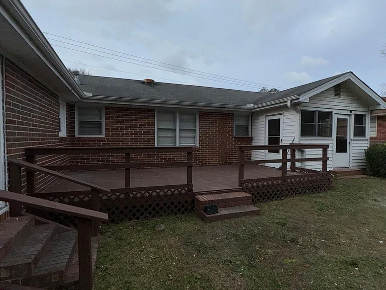 1178 Newberg Ave — Photo 9
