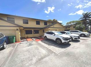 1074 NE 210th Ter, Miami, FL 33179
