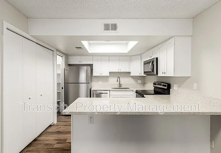 2143 E Center Ln #2 — Photo 6