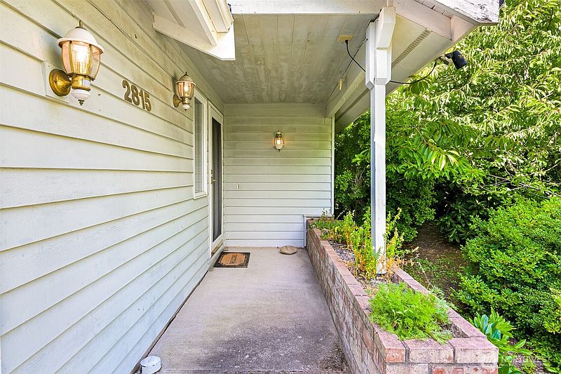 4th image of 2815 Niagara Street