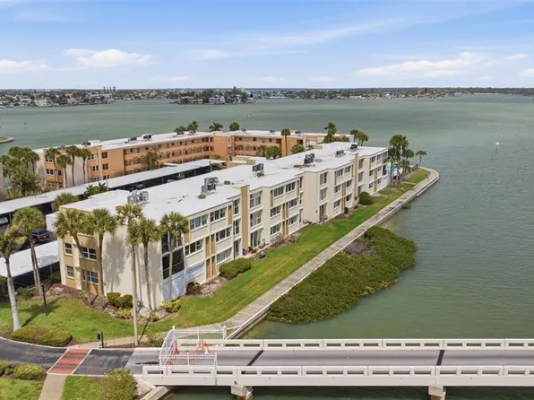 7465 Bay Island Dr S APT 112, South Pasadena, FL 33707