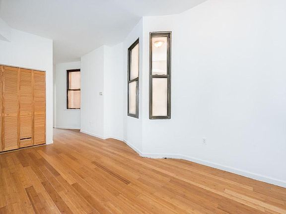 2nd image of 385 Palisade Ave APT 5