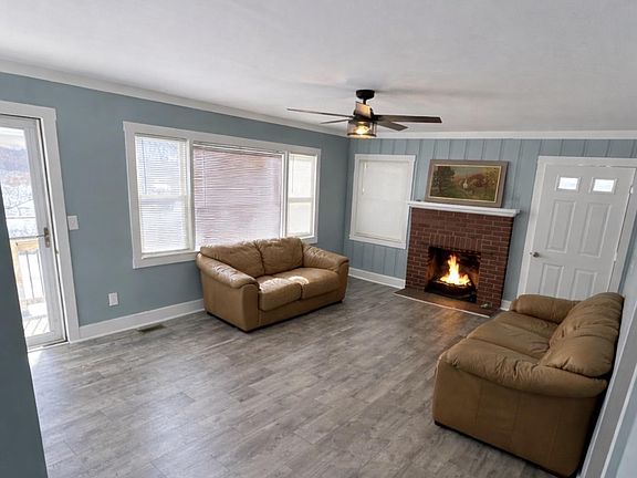 2nd image of 1320 Hicks Rd