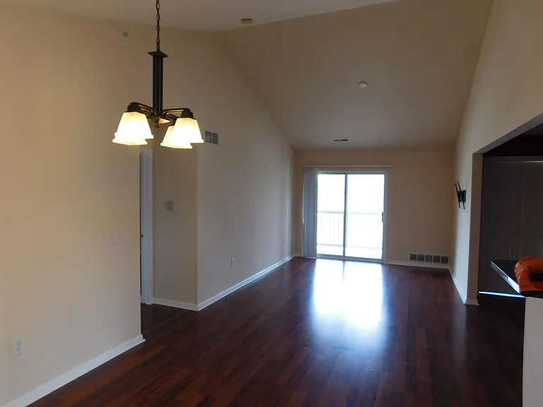 821 Brandon Ave — Photo 10
