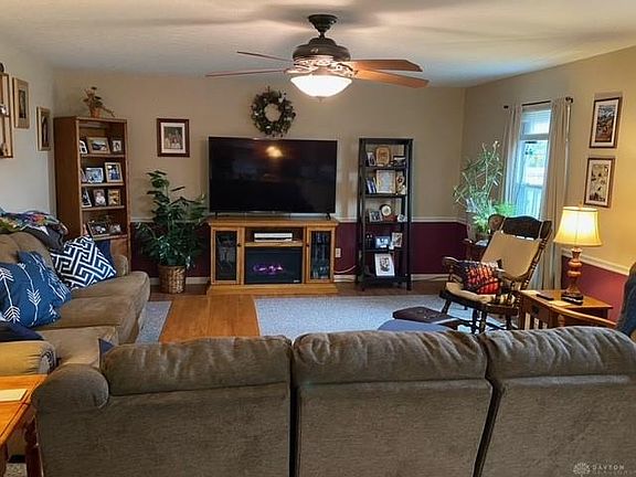 4th image of 5 Hoover Pl