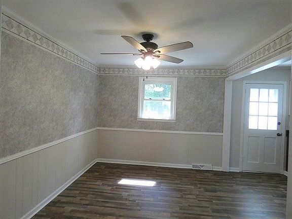4th image of 901 Winding Ln