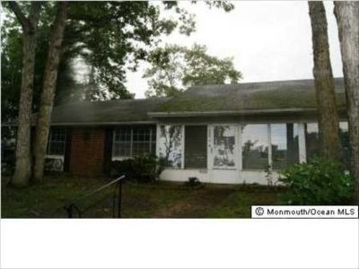 486A Thornbury Ct, Lakewood, NJ, 08701
