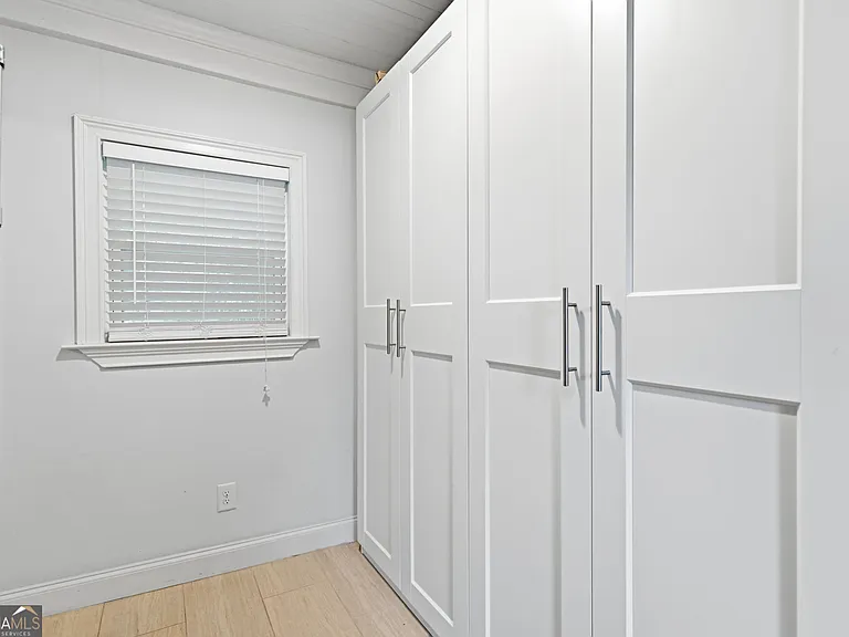 1669 Emerald Ave SW — Photo 14