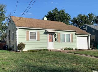 1323 S 6th St, Quincy, IL 62301