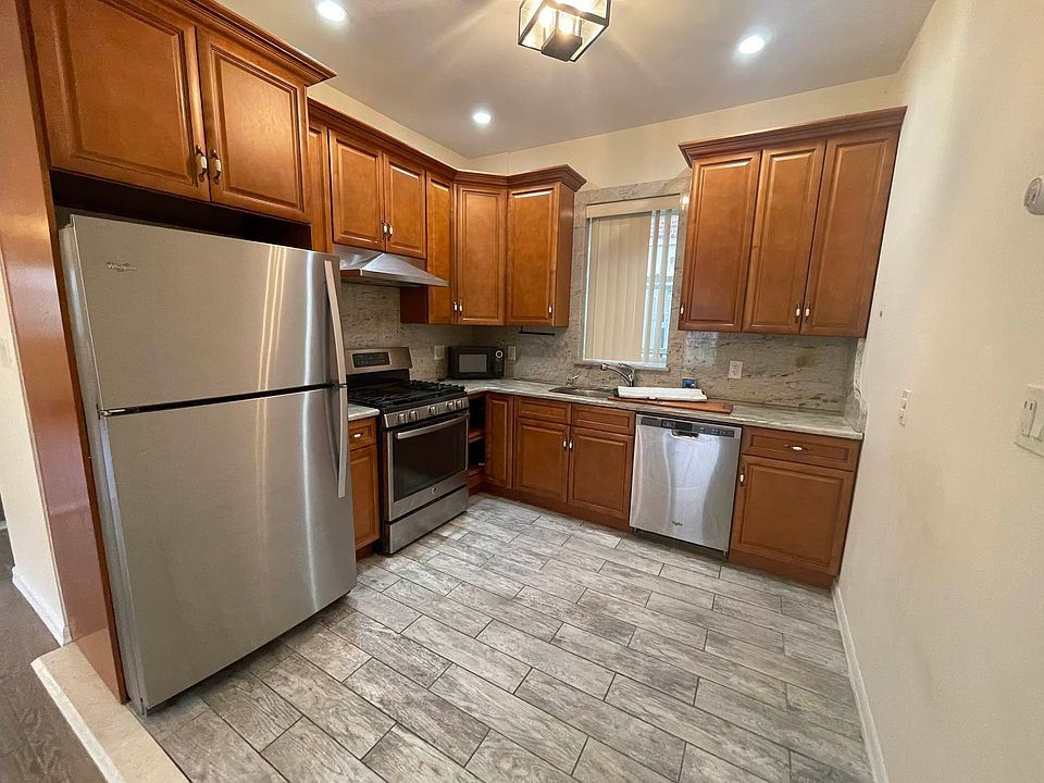 1st image of 3050 35th St #2