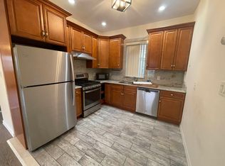 3050 35th St #2, Astoria, NY 11103