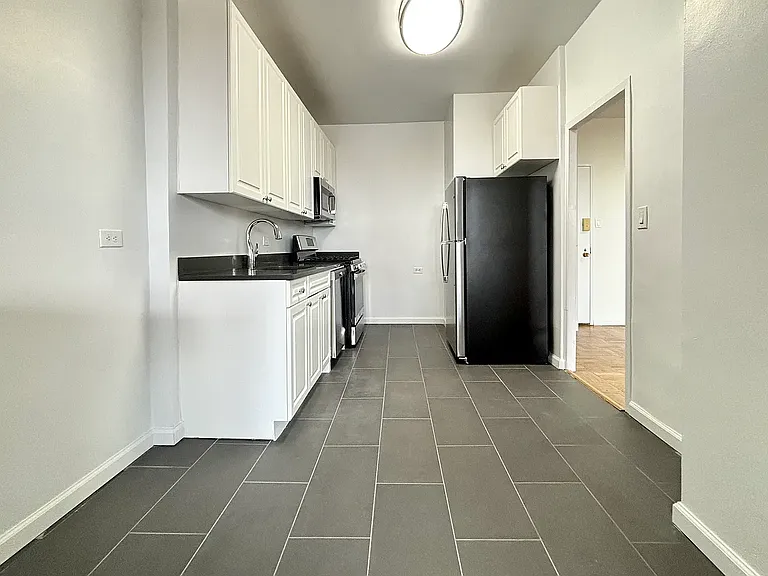 2500 Johnson Ave #11R — Photo 1