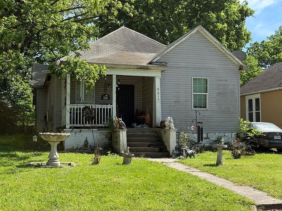 1st image of 818 W Scott Street