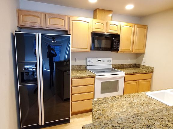 2nd image of 5450 California Ave SW APT 304