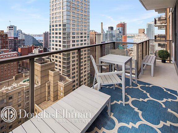 5th image of 161 W 61st St #31FG