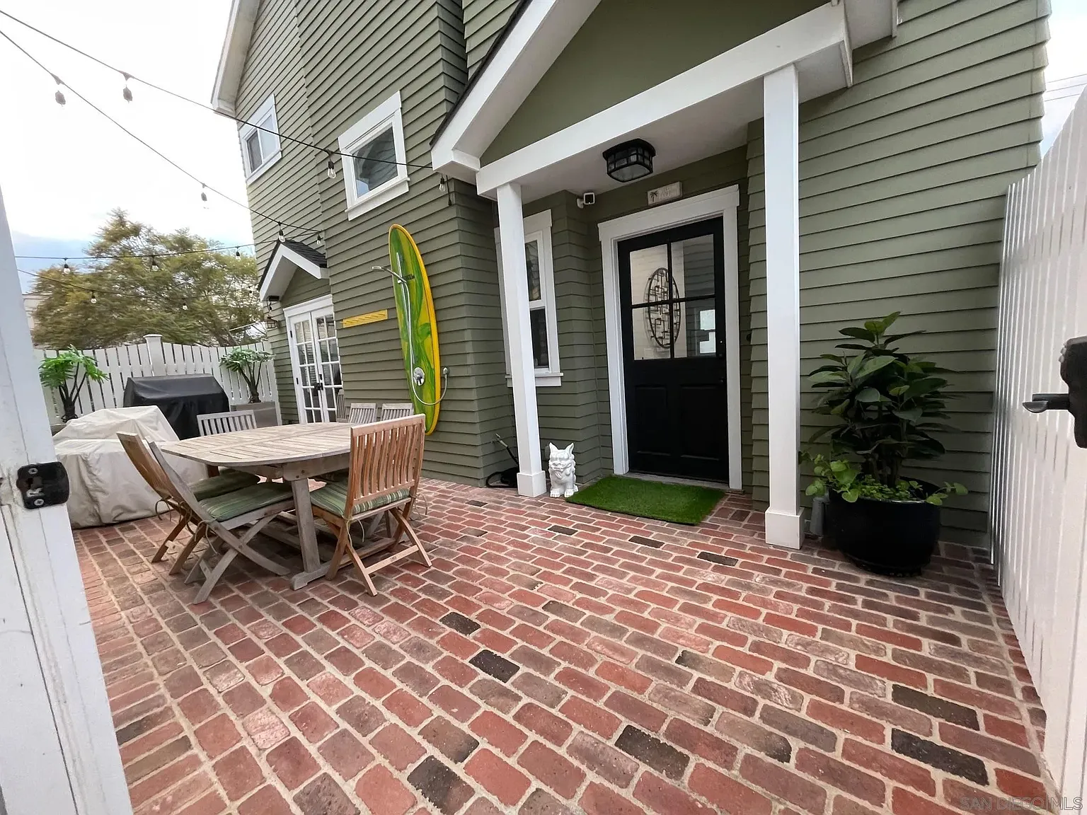 3 bed, 2.5 bath, 1795 sqft, $18,000 — Photo 2