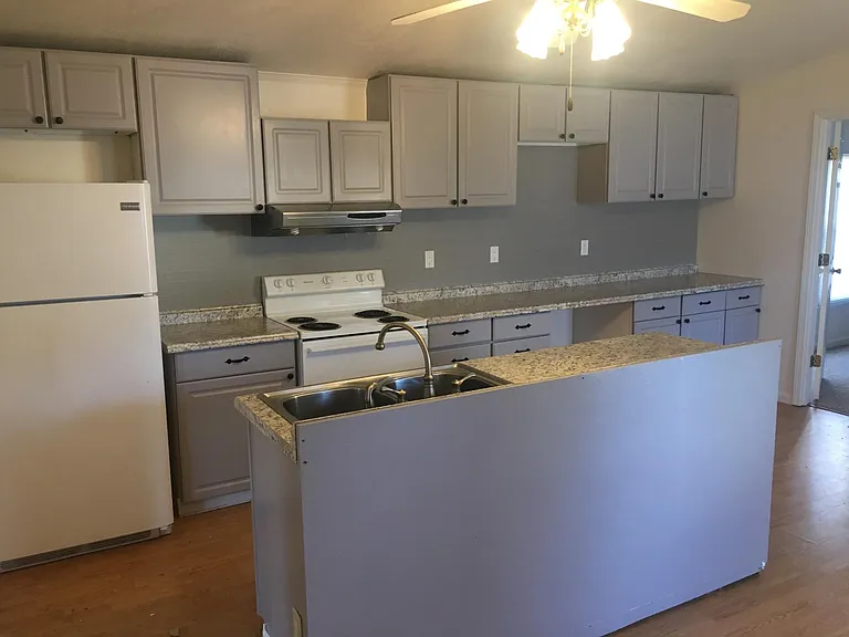 723 N Main St #64 — Photo 1