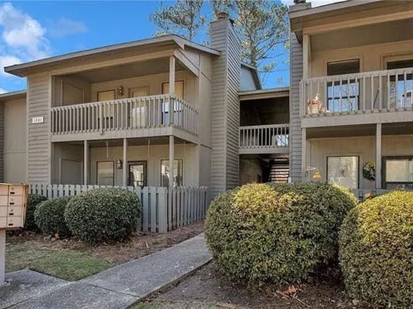 1861 Tryon Dr, Fayetteville, NC