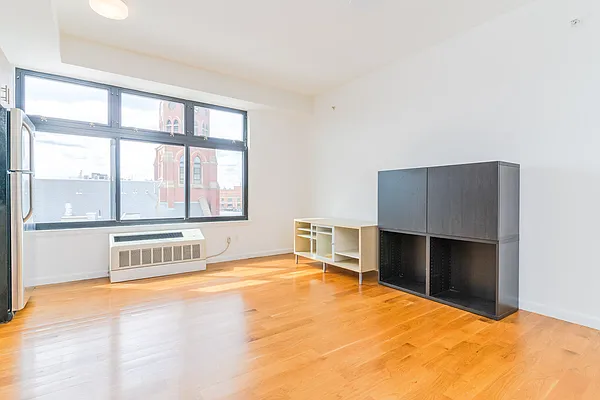 Rented by MySpaceNYC | media 10