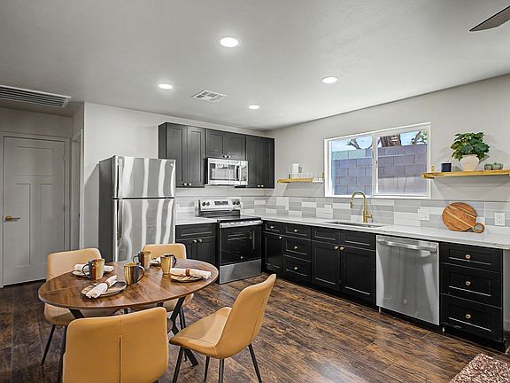 5th image of 521 E Ivy St #101