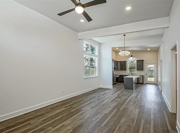 2nd image of 1032 Pin Oak Ave