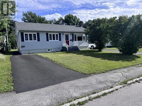 2nd image of 29 Hawker Cres