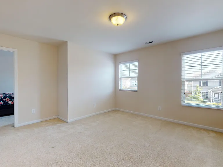 8032 Remington Heights Dr — Photo 17