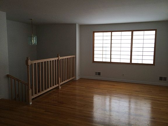 Living room/stair