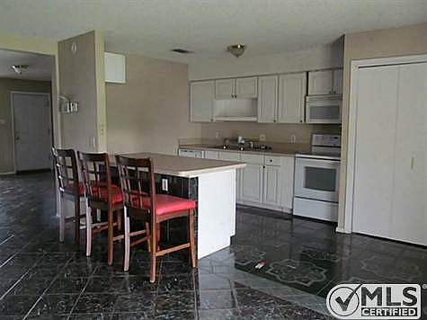 4th image of 618 Meadowview Dr