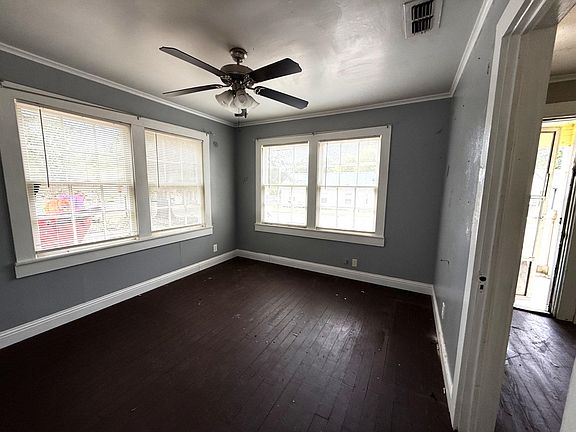 5th image of 829 2nd St