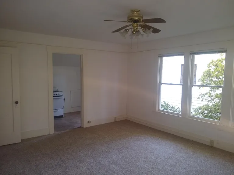 161 E Napa St #C — Photo 3