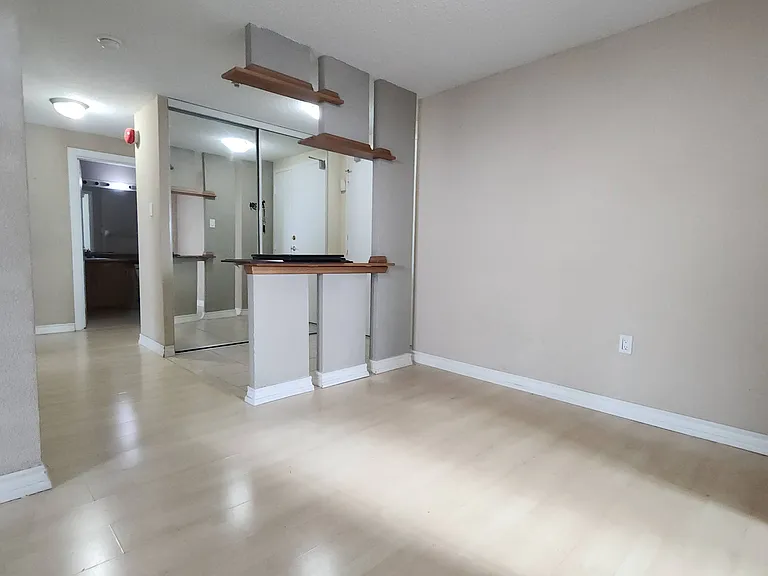 6720 Glen Erin Dr #913 — Photo 5