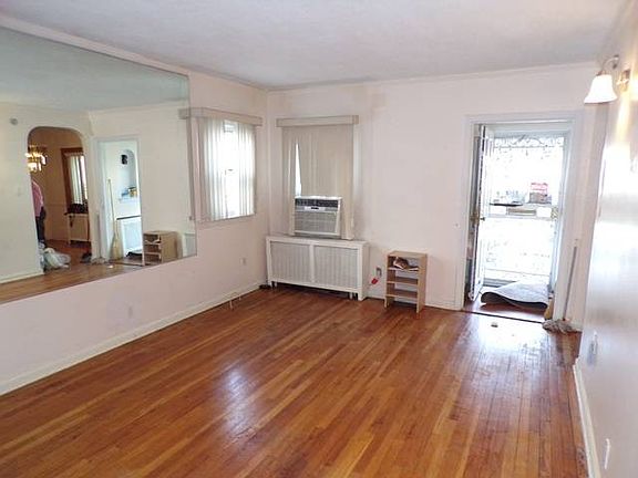 4th image of 11922 234th St