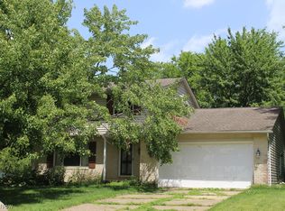 8700 N Gateway Dr, North Royalton, OH 44133
