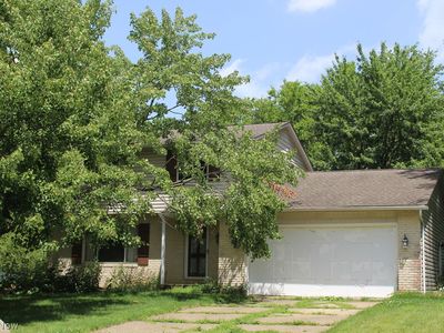 8700 N Gateway Dr, North Royalton, OH, 44133