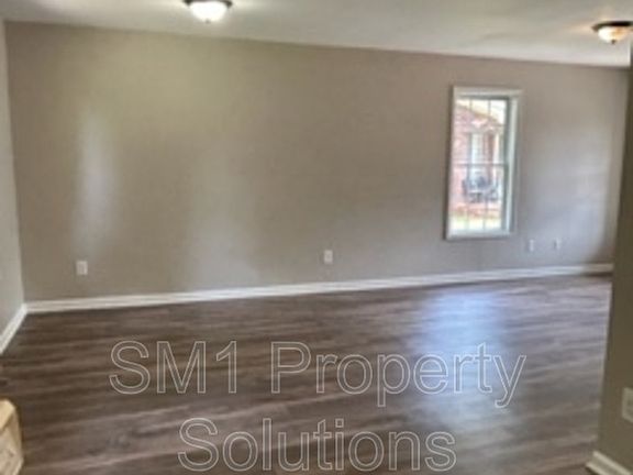 3rd image of 127 Thomas St #1