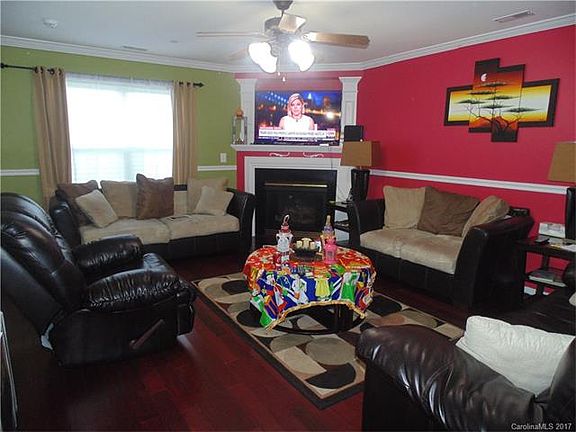4th image of 5019 Wallace Creek Ln