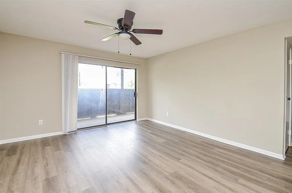 2 bed, 1.5 bath, 950 sqft, $1,150 — Photo 3