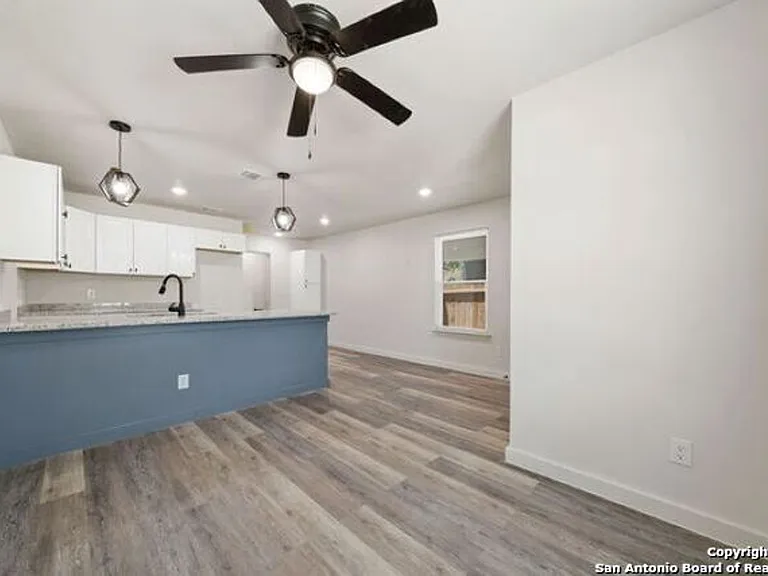 227 S Grimes St #102 — Photo 6